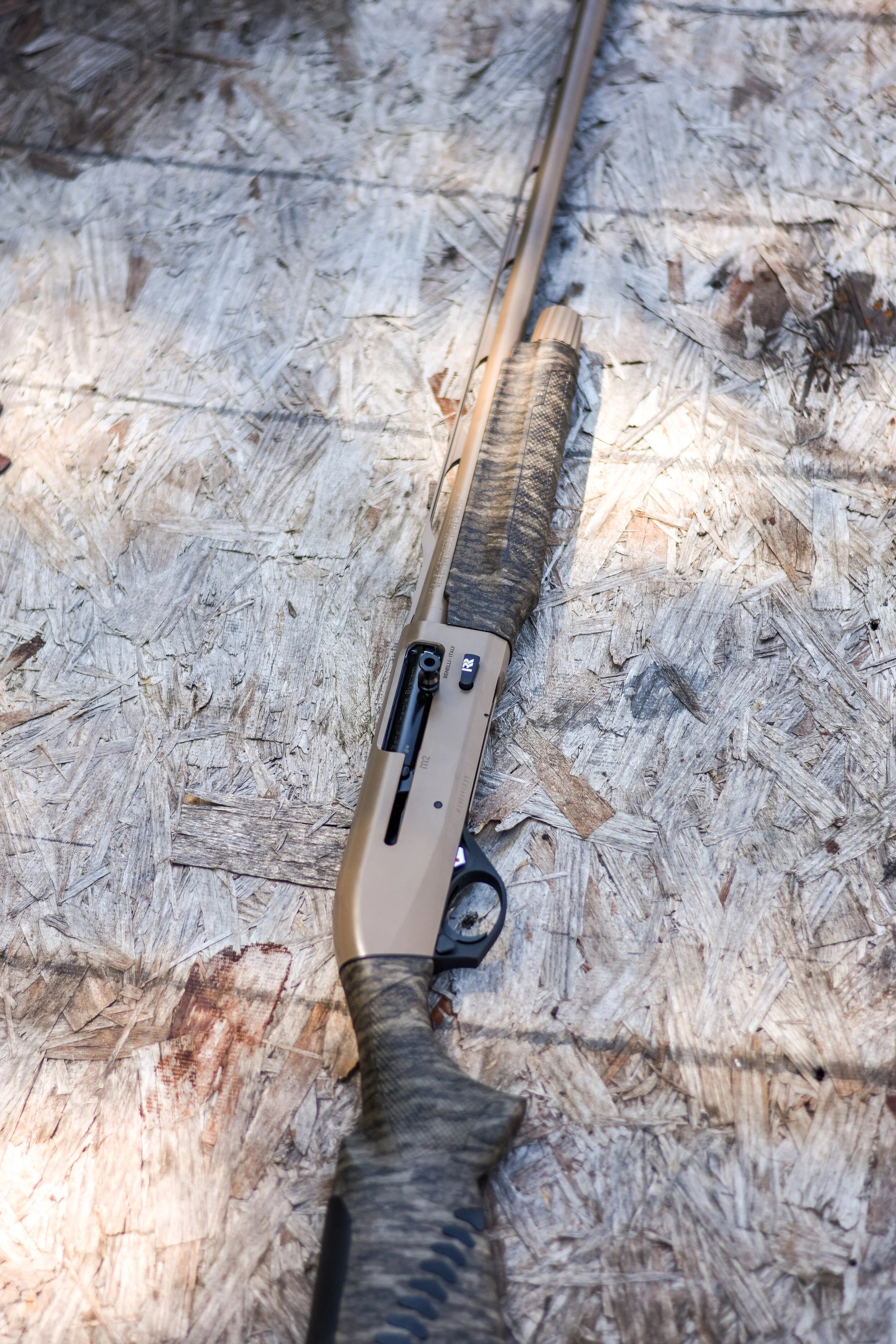 Mossy Oak New Bottomland & Coyote